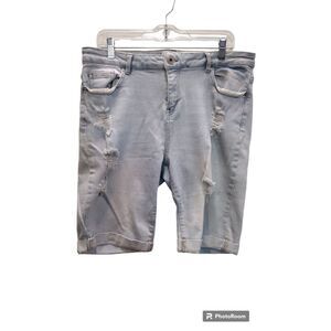 Blue Savy Light wash Knee length jean shorts‎